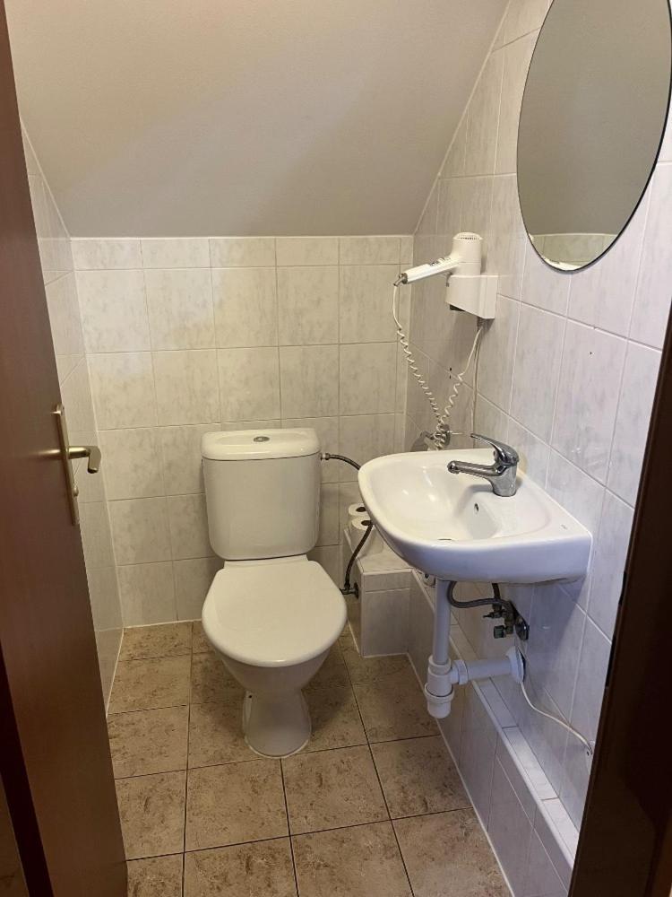 Penzion Pod Zámkem Průhonice Exterior foto