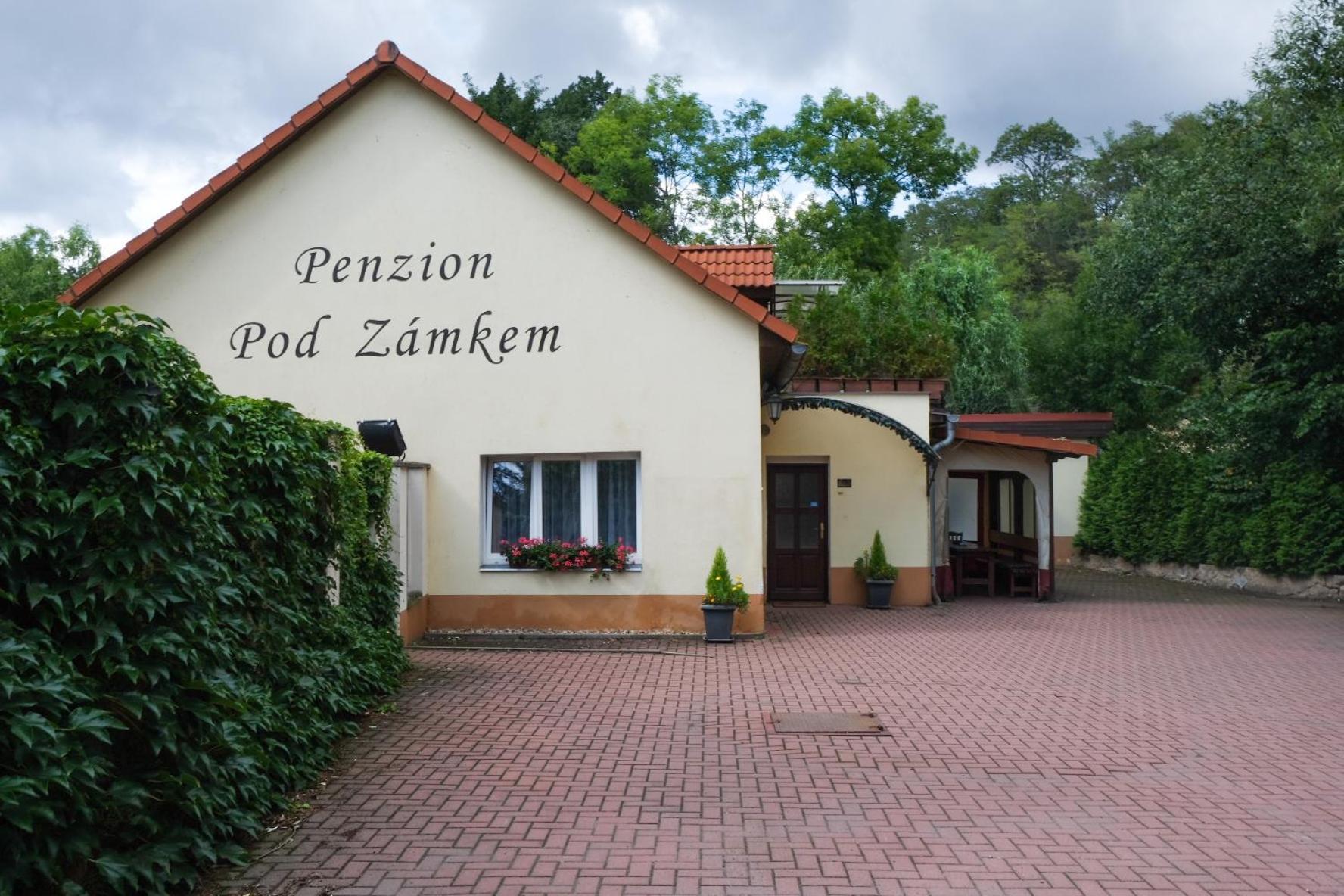 Penzion Pod Zámkem Průhonice Exterior foto